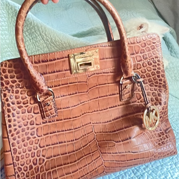 THREE new PURSES! MK, GB and Urban CHEAP - Picture 5 of 8